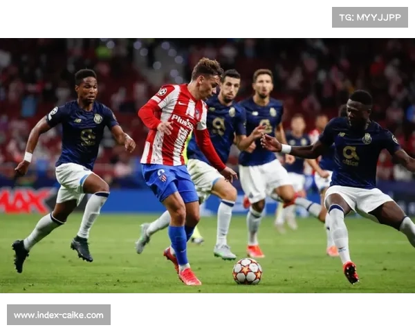 加拉塔萨雷1-1马竞,主场雨战中双方门将各献三次扑救 加拉塔萨雷1-1马竞,主场雨战中双方门将各献三次扑救